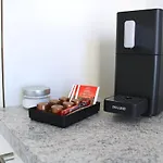 Cozy Apartment With Free Parking & Close To Lake
