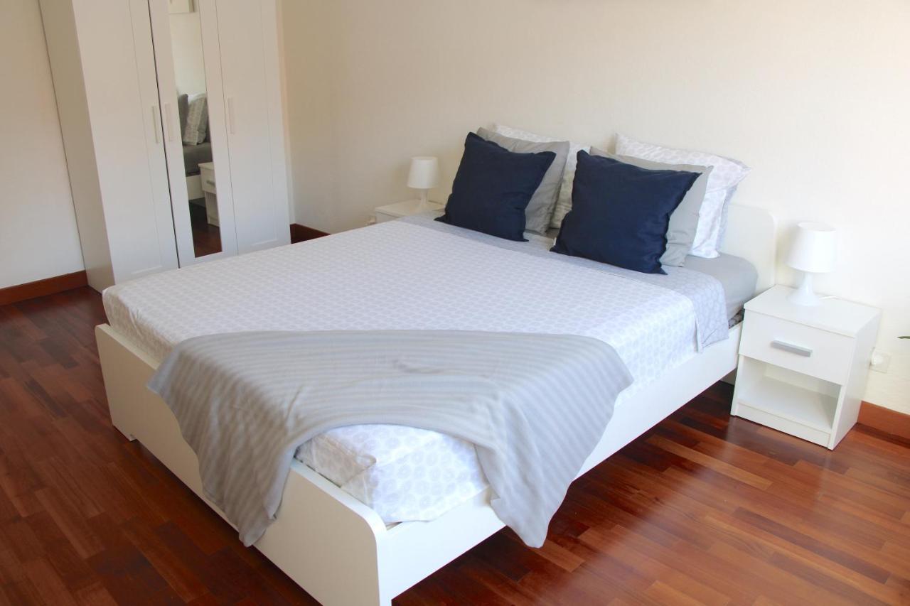 Cozy With Free Parking & Close To Apartment