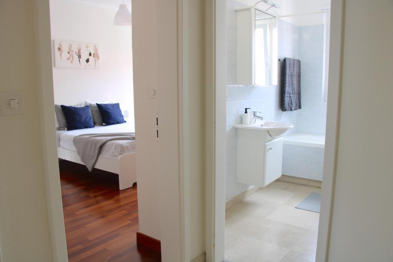 Cozy With Free Parking & Close To