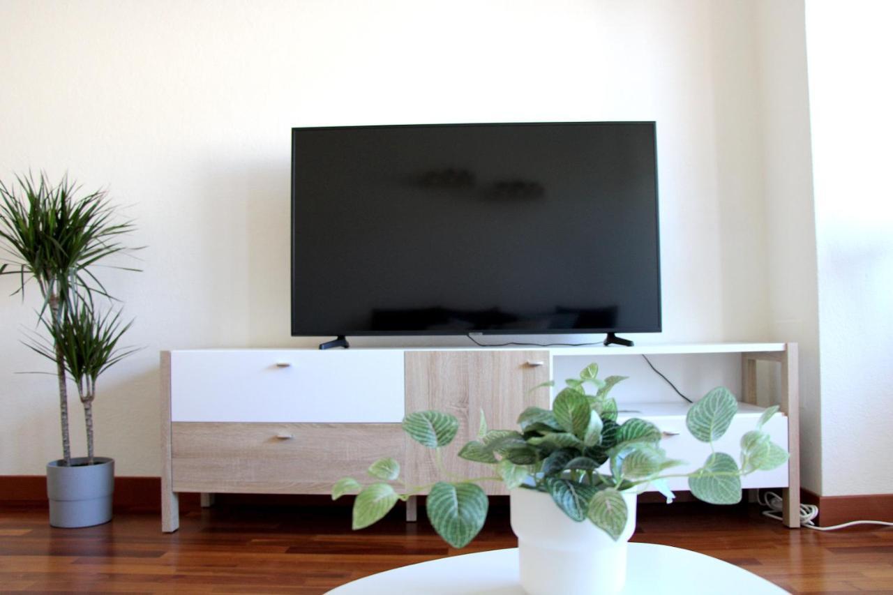 Cozy With Free Parking & Close To Apartment Lugano