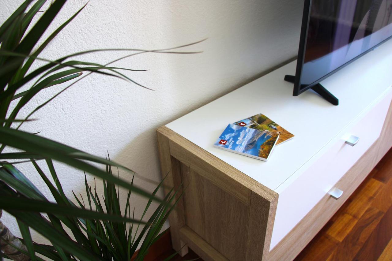Apartment Cozy With Free Parking & Close To Lugano